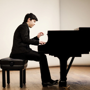 immagine Giovedì 23 gennaio: il grande pianista Behzod Abduraimov in concerto al Teatro Nuovo Giovanni da Udine.