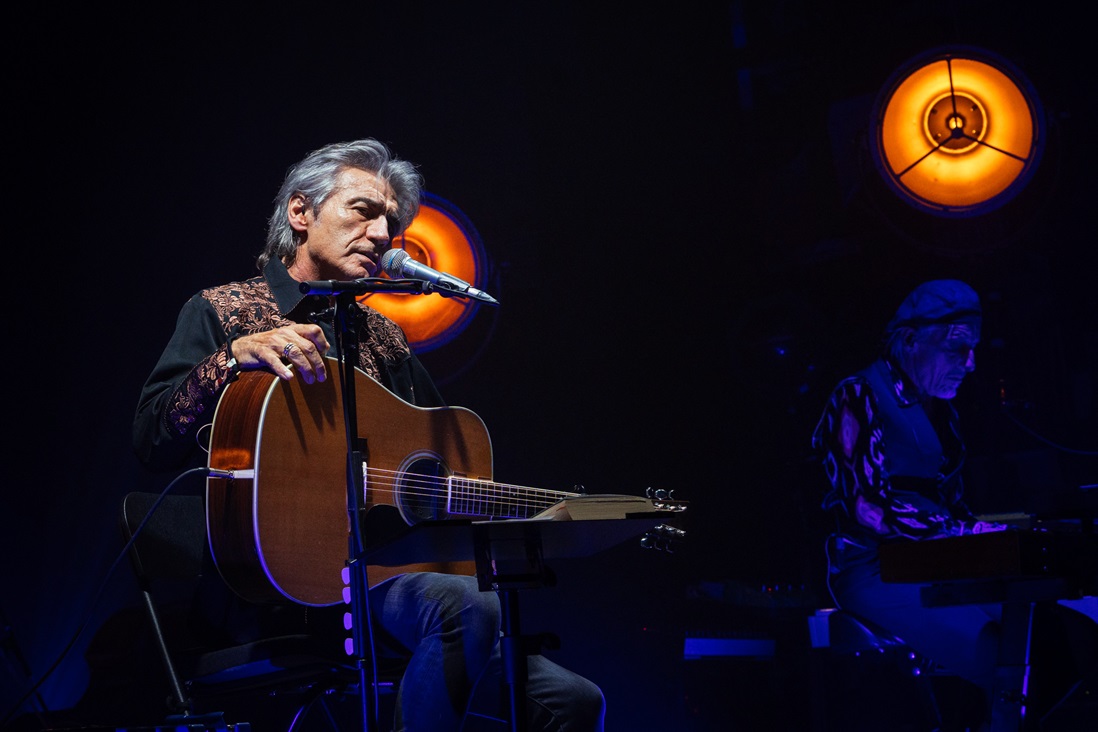 LIGABUE IN TEATRO - DEDICATO A NOI